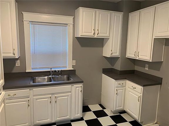 4th image of 1309 W 41st St