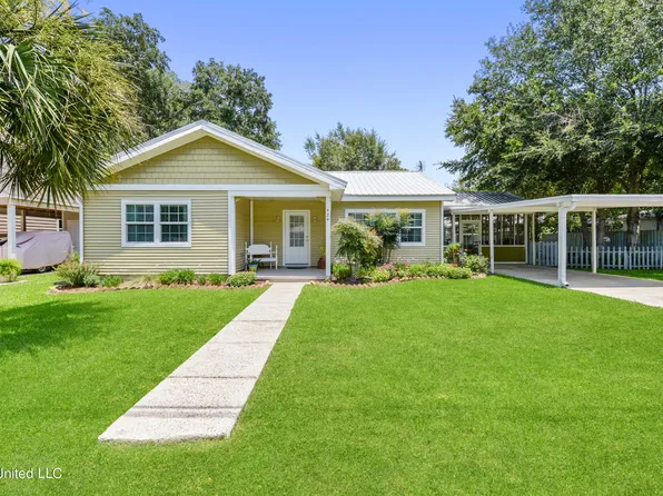 429 Demontluzin Ave, Bay Saint Louis, MS 39520