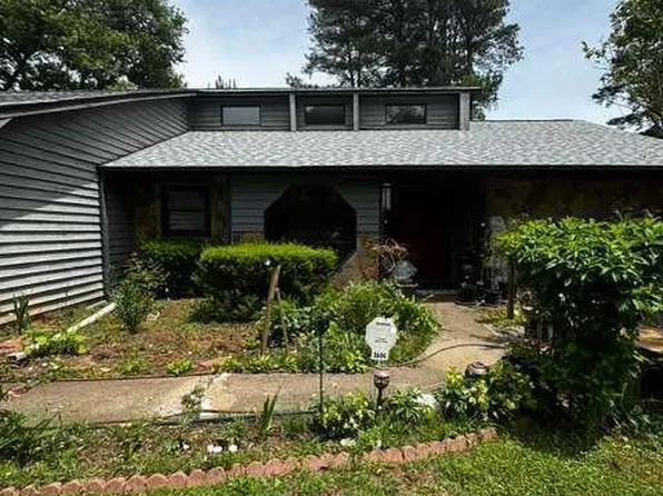 1604 Golf Link Dr, Stone Mountain, GA 30088