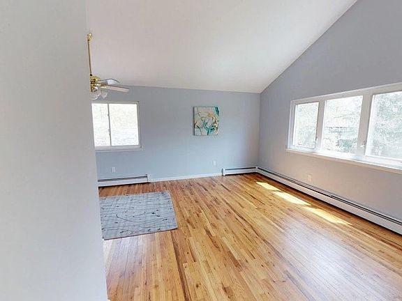 4th image of 17 Pineaire Ave