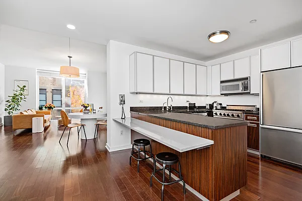 Rented by Evans Real Estate | media 17