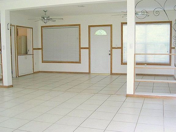 3rd image of 225 NW 86th St