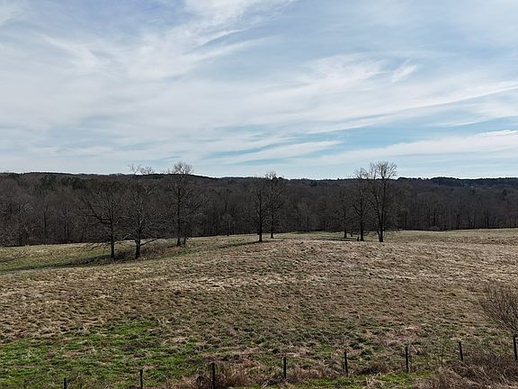 3rd image of 10 Colt Ln