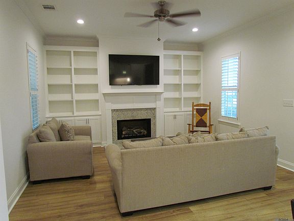 2nd image of 4790 Claremont Ave