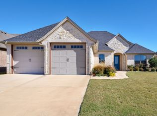 331 Paddle Boat Dr, Granbury, TX 76049