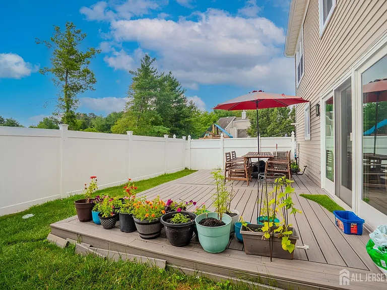 63 Carlisle Ct — Photo 39