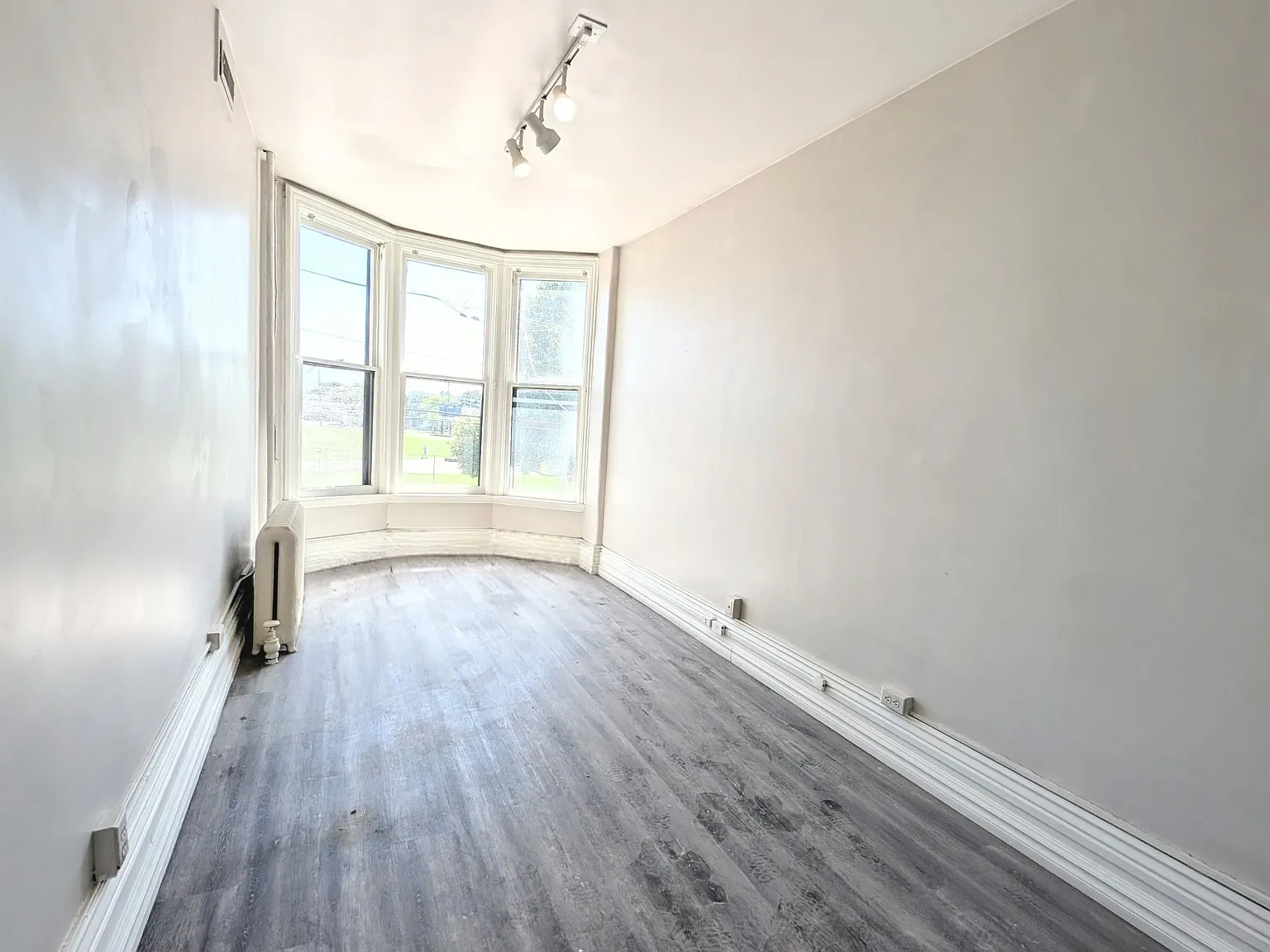 4 bed, $2,295 — Photo 4