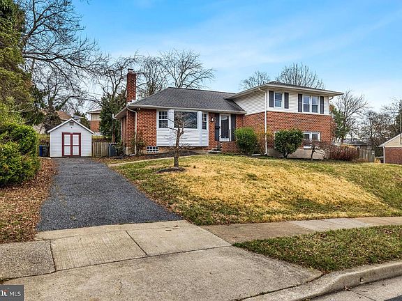 2nd image of 707 Shelley Rd