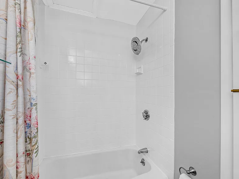 40 Saint Botolph St #25 — Photo 7