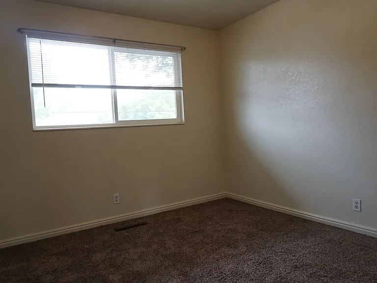 2564 S. 700 E. — Photo 26
