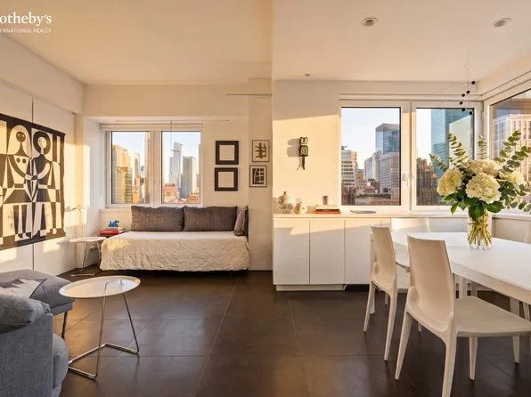 425 5th Avenue image 1 of 13