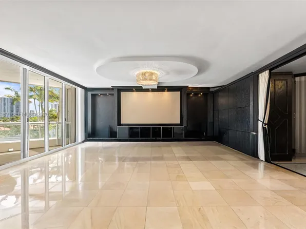 21050 Point Pl APT 403, Aventura, FL 33180
