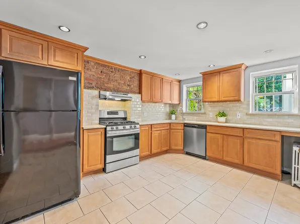 490 Decatur Street image 6 of 38