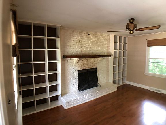 2nd image of 1038 Mountain Top Dr