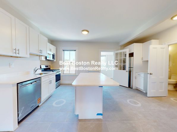 37 Laurel St APT 3