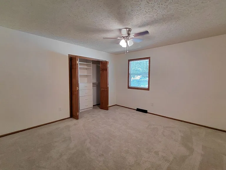 109 Vaughan Ct — Photo 20