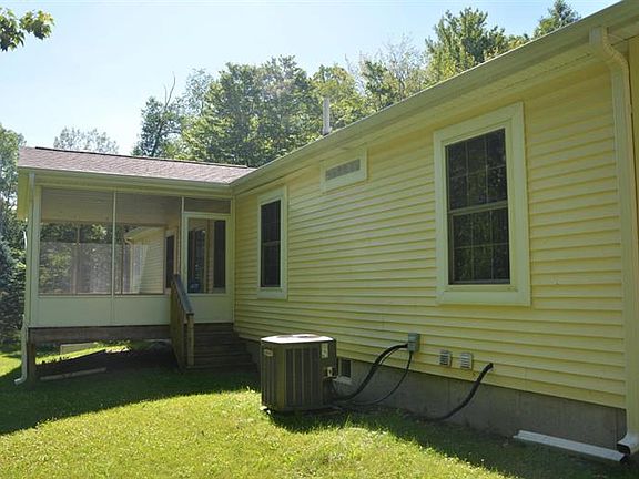 3rd image of 17447 Country Ln NE