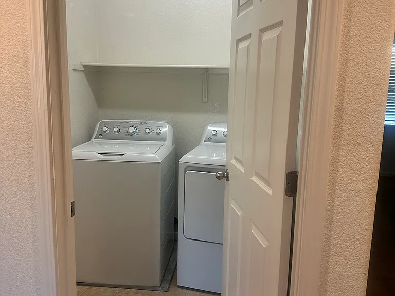 1635 Courtyard Dr — Photo 16