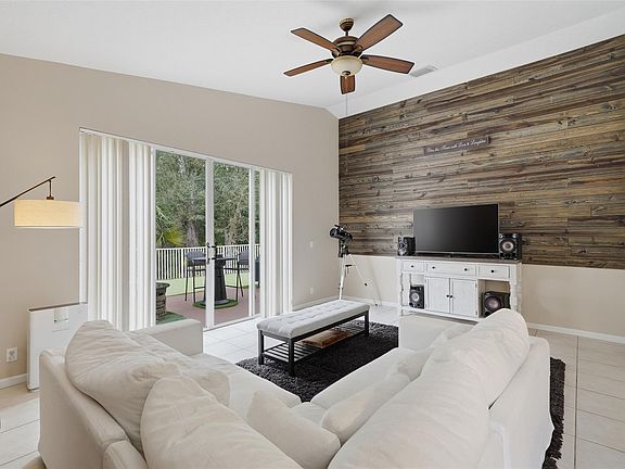 4th image of 21215 Via Ventura