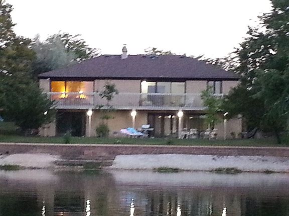 4th image of 705 Oakwood Dr