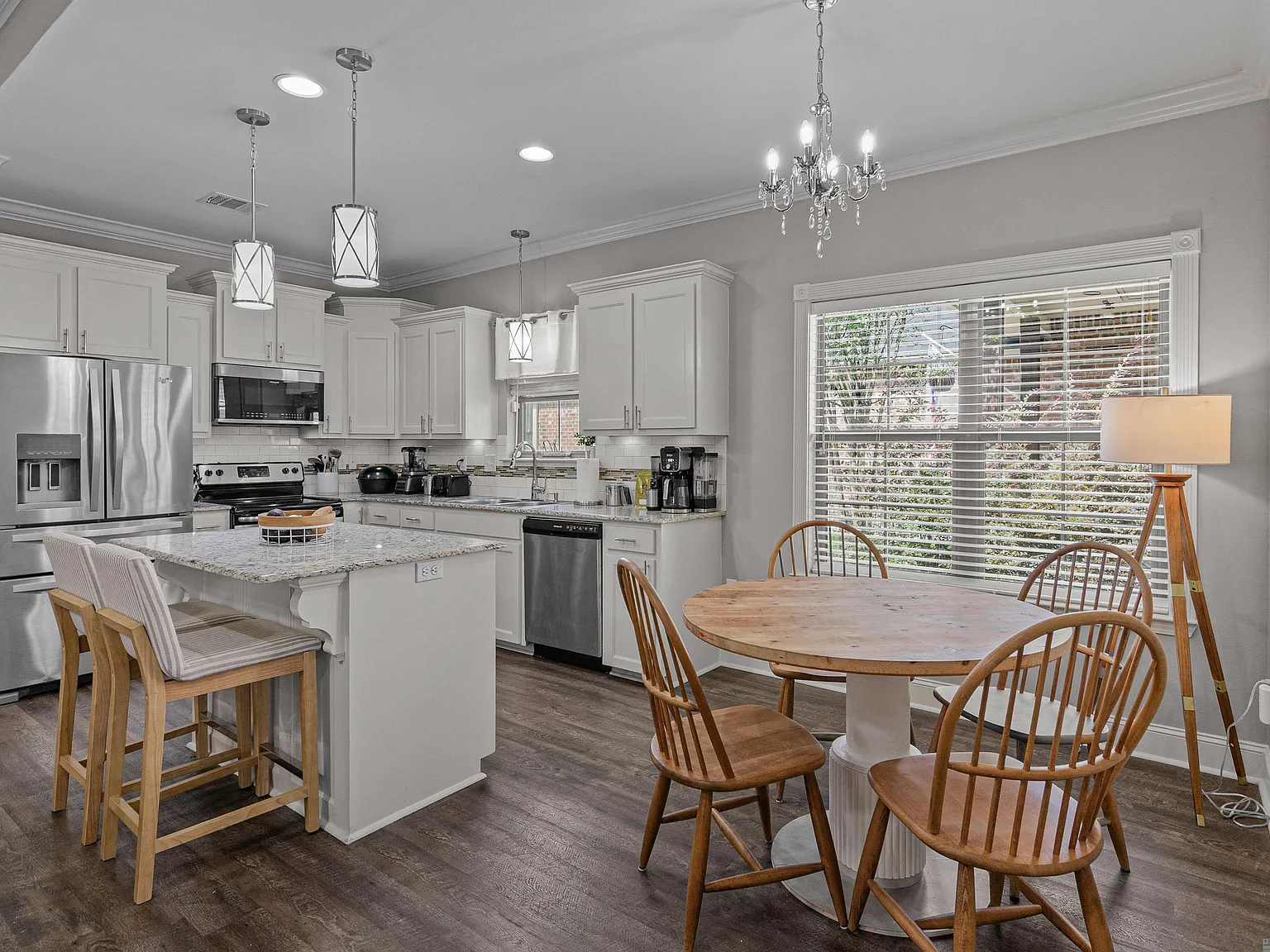 3 bed, 1298 sqft, $1,800 — Photo 4