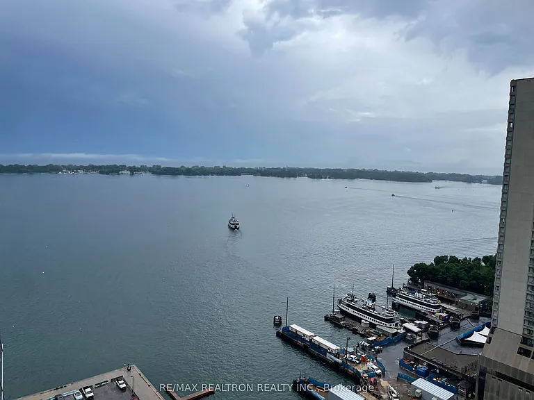 15 Queens Quay E #2404 — Photo 11