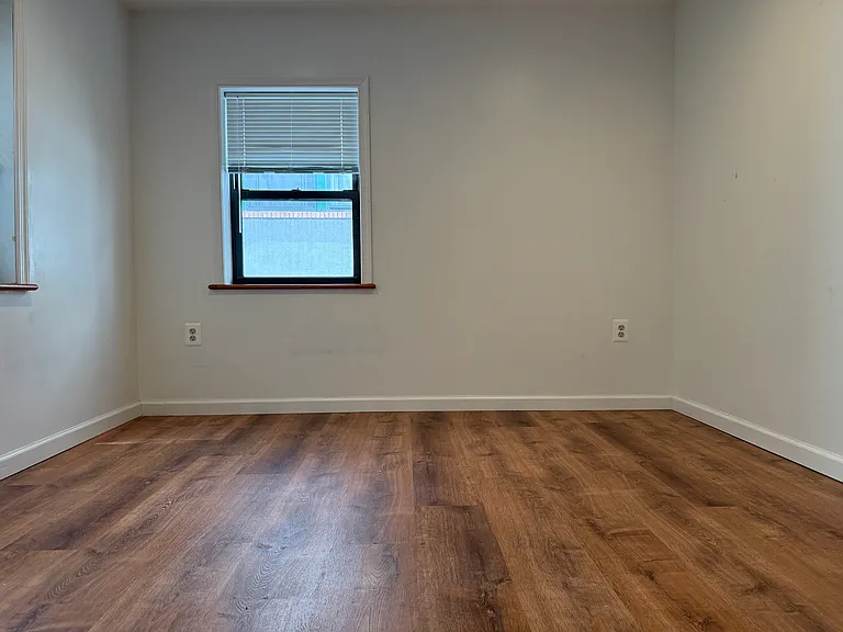 131 N 11th St #2R — Photo 3