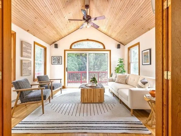 21 Vanderbelt Rd, Acton, MA 01720