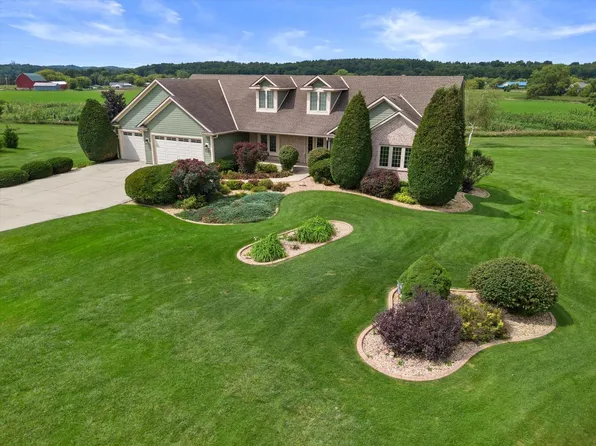 4585 Cathedral COURT, Richfield, WI 53076