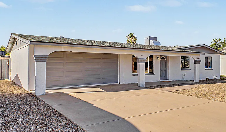 3430 E Poinsettia Dr — Photo 2