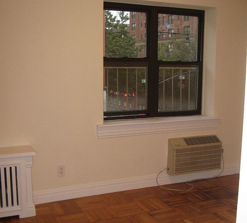 1st image of 350 E 58th St APT 1B