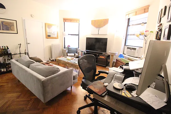 Rented by Luxor Homes & Investment Realty | media 25