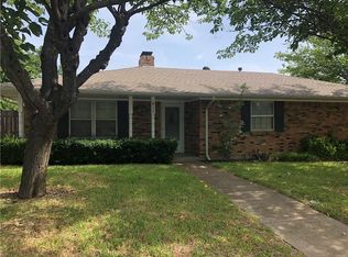 913 Harrington St, Cedar Hill, TX 75104