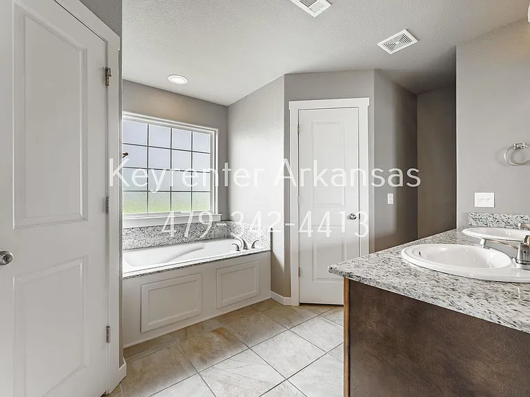 3757 Deerhurst St — Photo 12