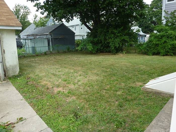 2nd image of 29 6th Ave