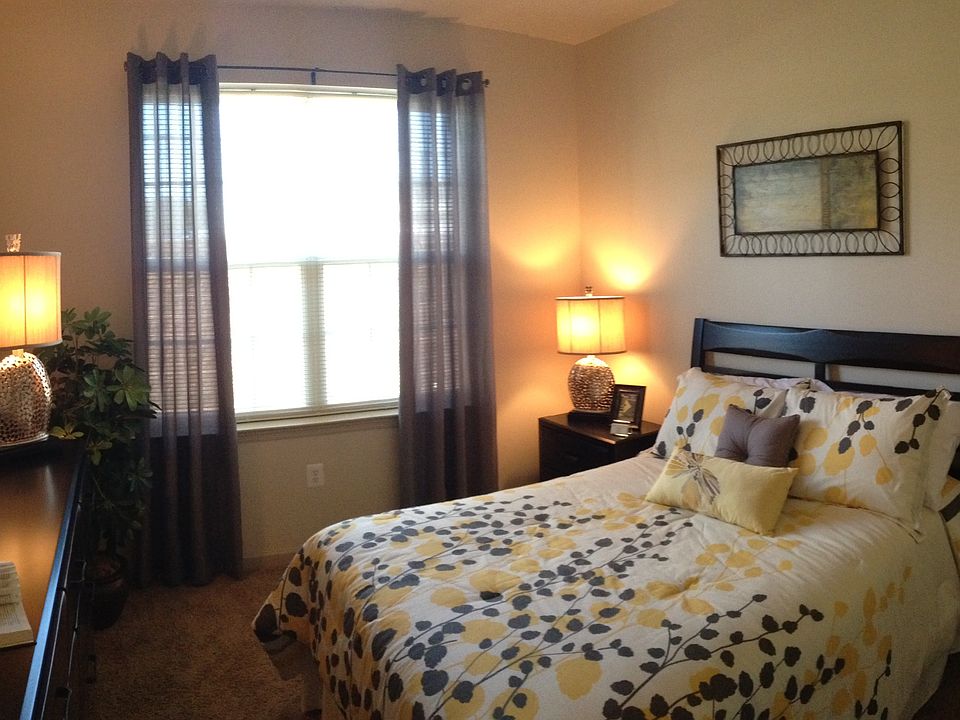 2nd image of 153 Dickens Dr