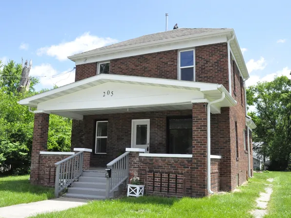 205 S 3rd Ave, Streator, IL 61364