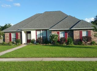 1019 Woodridge Dr, Breaux Bridge, LA 70517