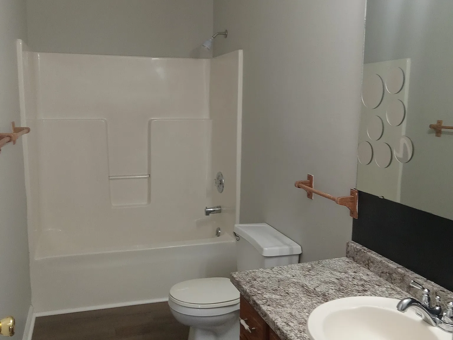 542 Hickory - 1 — Photo 3