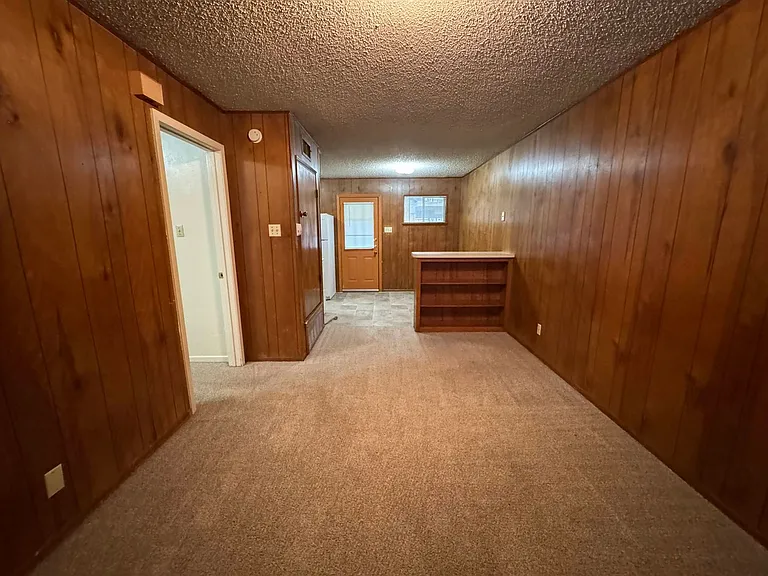 806 Safady St — Photo 4