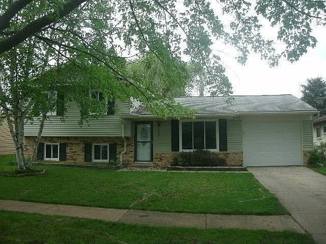 9087 Ascot Dr photo 1