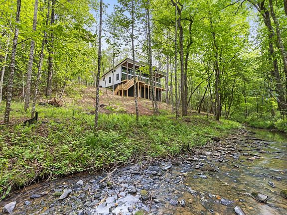 3rd image of 148 Brookwood Dr