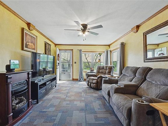 5th image of 4216 Harmony Dr