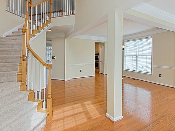 3rd image of 42924 Cattail Meadows Pl