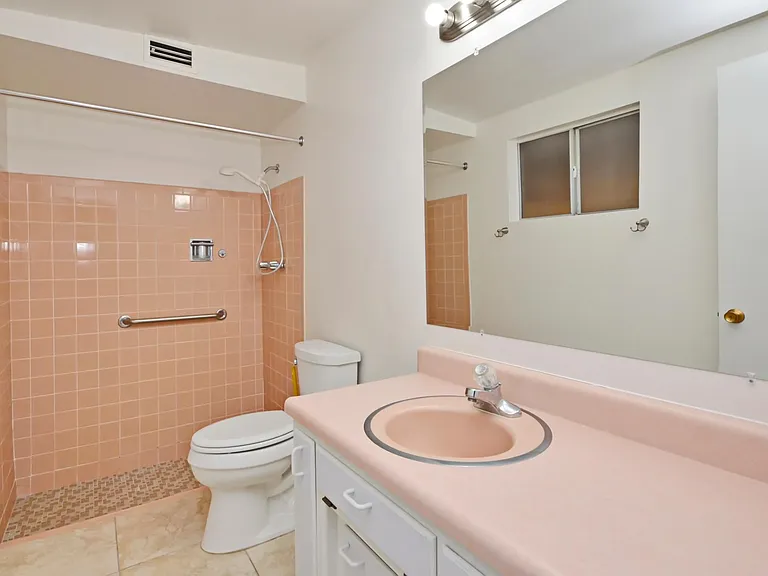 Master bath with shower