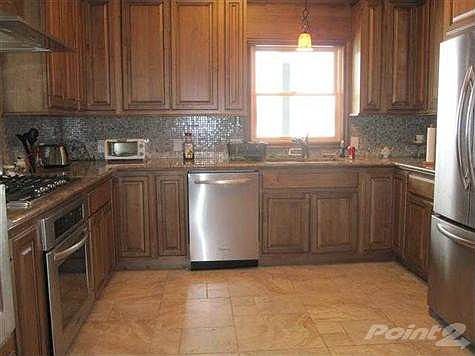 3rd image of 125 Winston Dr