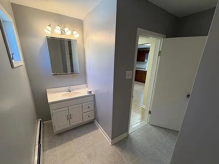 832 Paterson Ave #1 — Photo 8