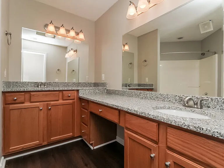 131 E Braxton Ln — Photo 12