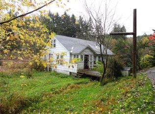 93279 Snedden Ln, Coos Bay, OR 97420