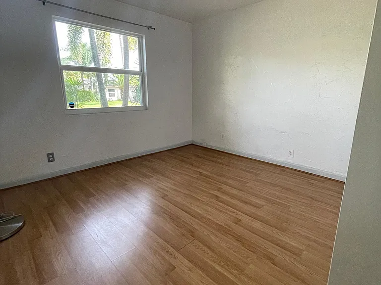 356 Orange Way — Photo 11